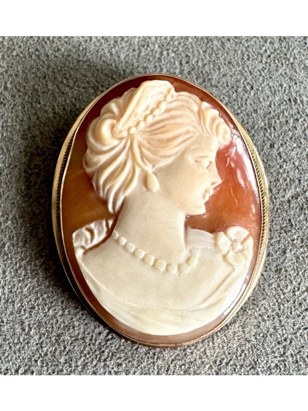 Vtg 14K GOLD Hand-Carved SHELL CAMEO BROOCH is also a PENDANT 1.5" Tall Gorgeous